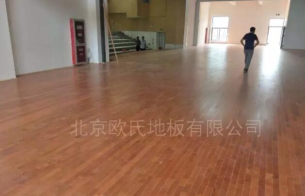 南京師范大學(xué)中北學(xué)院丹陽項(xiàng)目舞臺(tái)木地板案例-3